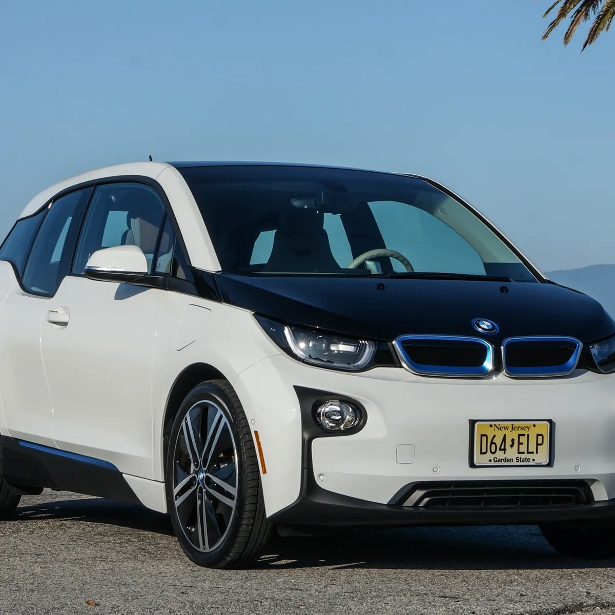 2014 BMW I3 With Range Extender Review BMW s Lightweight EV Looks Strange Drives Strangely CNET