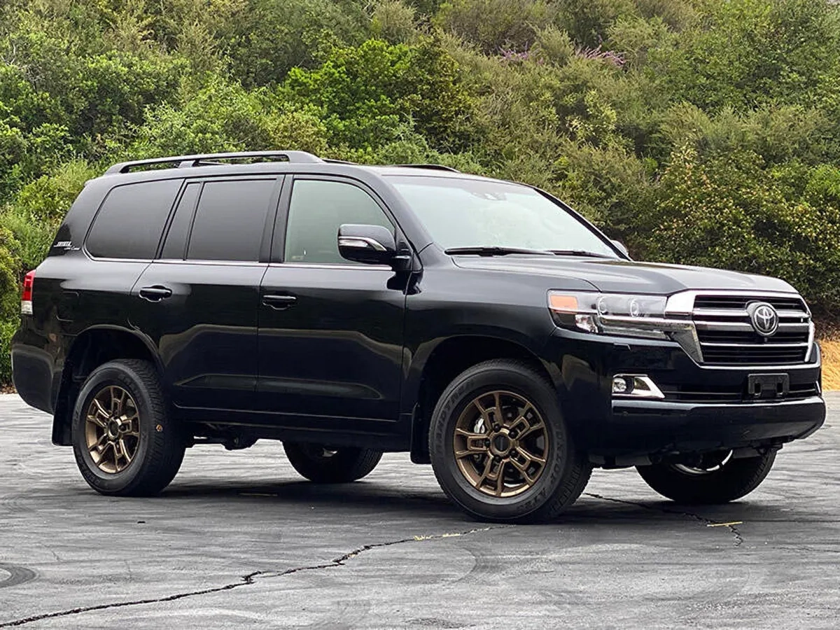 2020 Toyota Land Cruiser Review The Old Guard Still Has It CNET