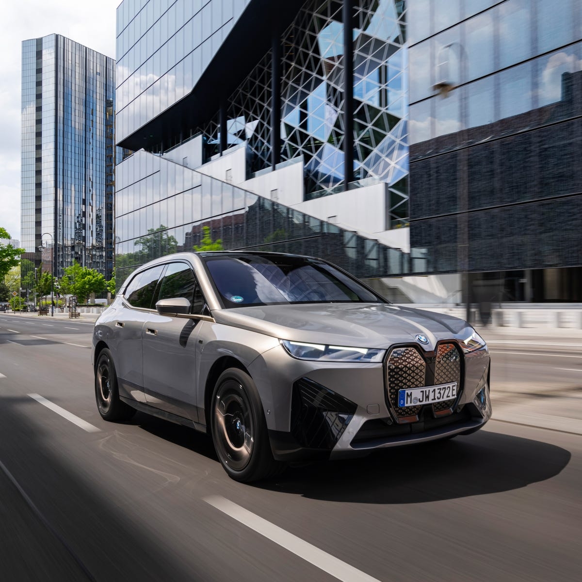 2023 BMW IX M60 Is About EV Theater