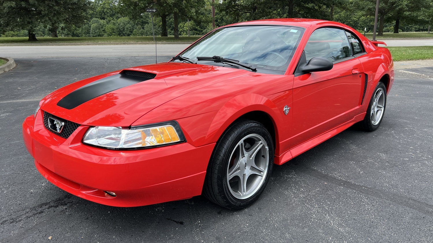 AutoHunter Spotlight 1999 Ford Mustang GT