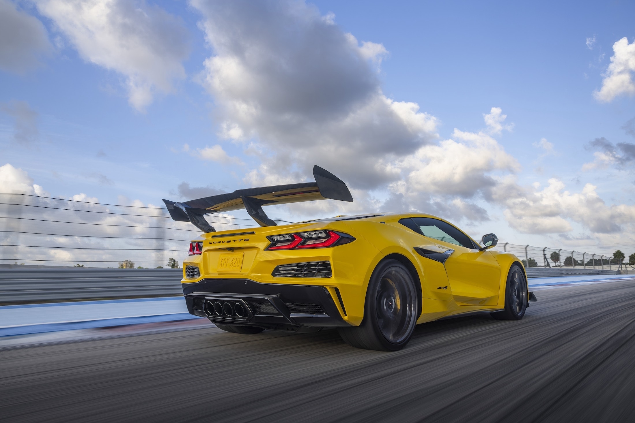 GM To Pause 2025 Chevrolet Corvette Production For Four Weeks Through May 2025 Autoevolution