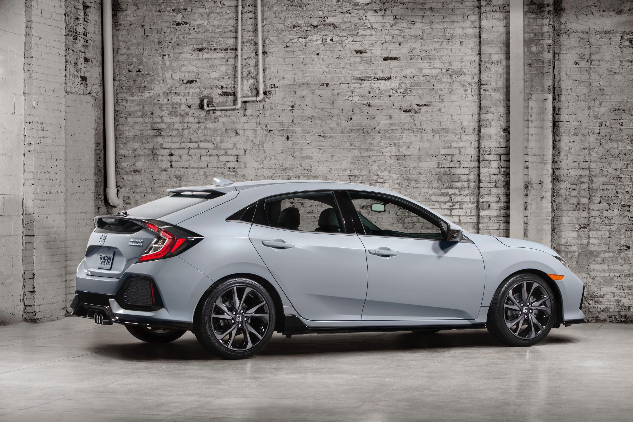 Here s Your First Official Look At The 2017 Honda Civic Hatchback CNET