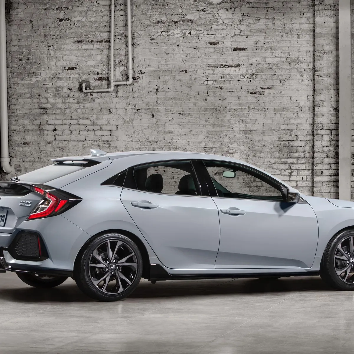 Here s Your First Official Look At The 2017 Honda Civic Hatchback CNET