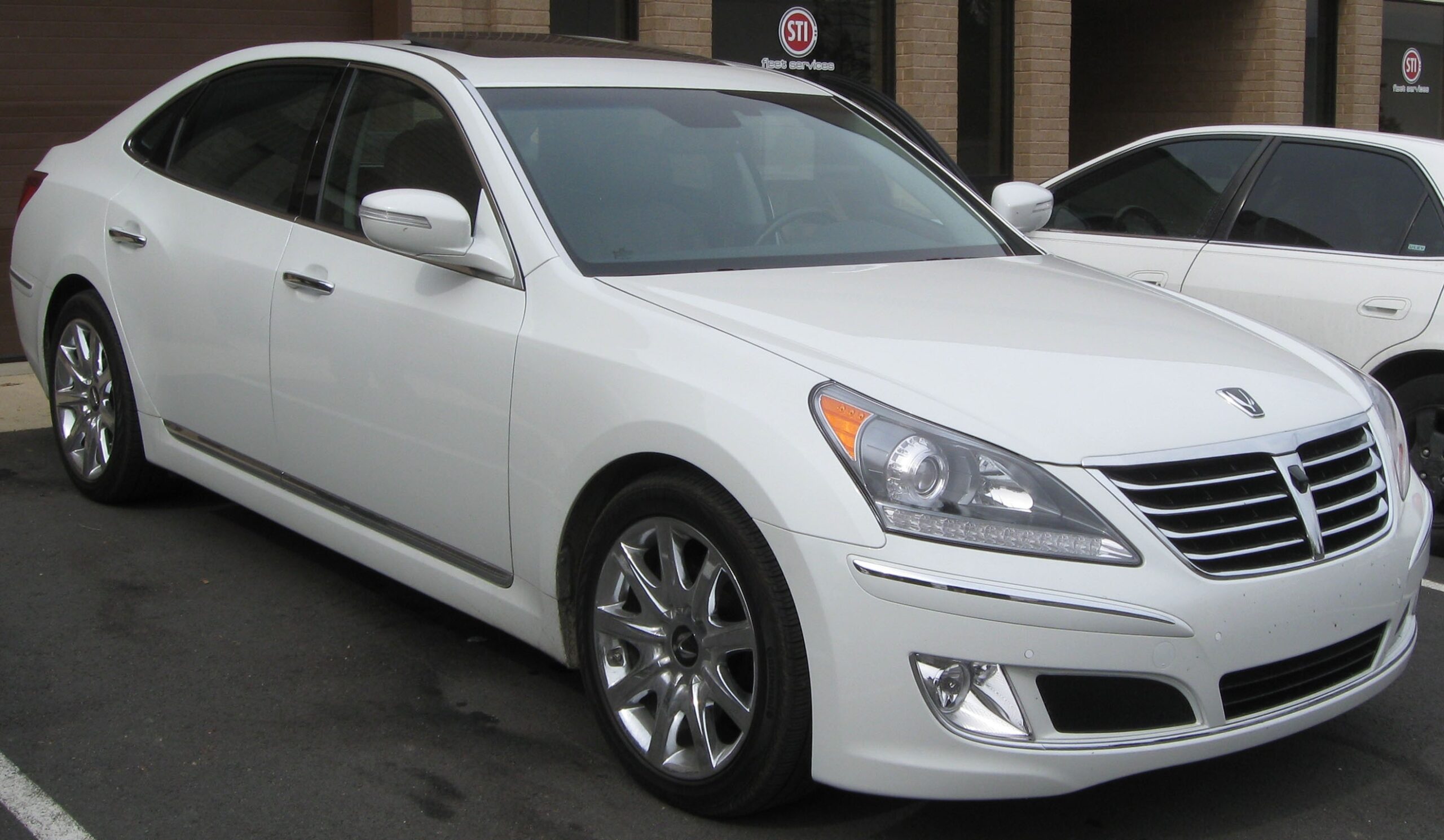 hyundai luxury car equus