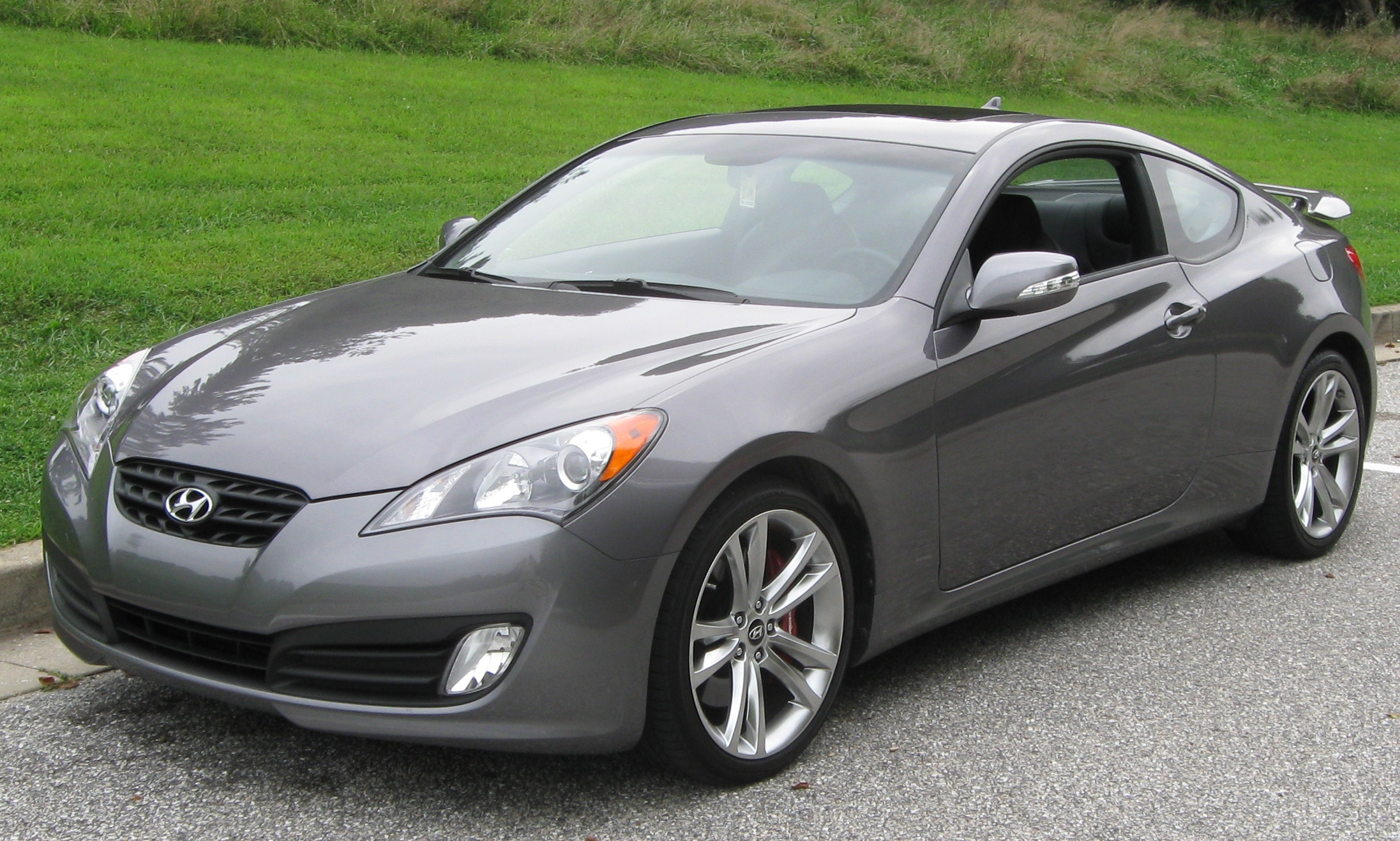 hyundai genesis coupe v8