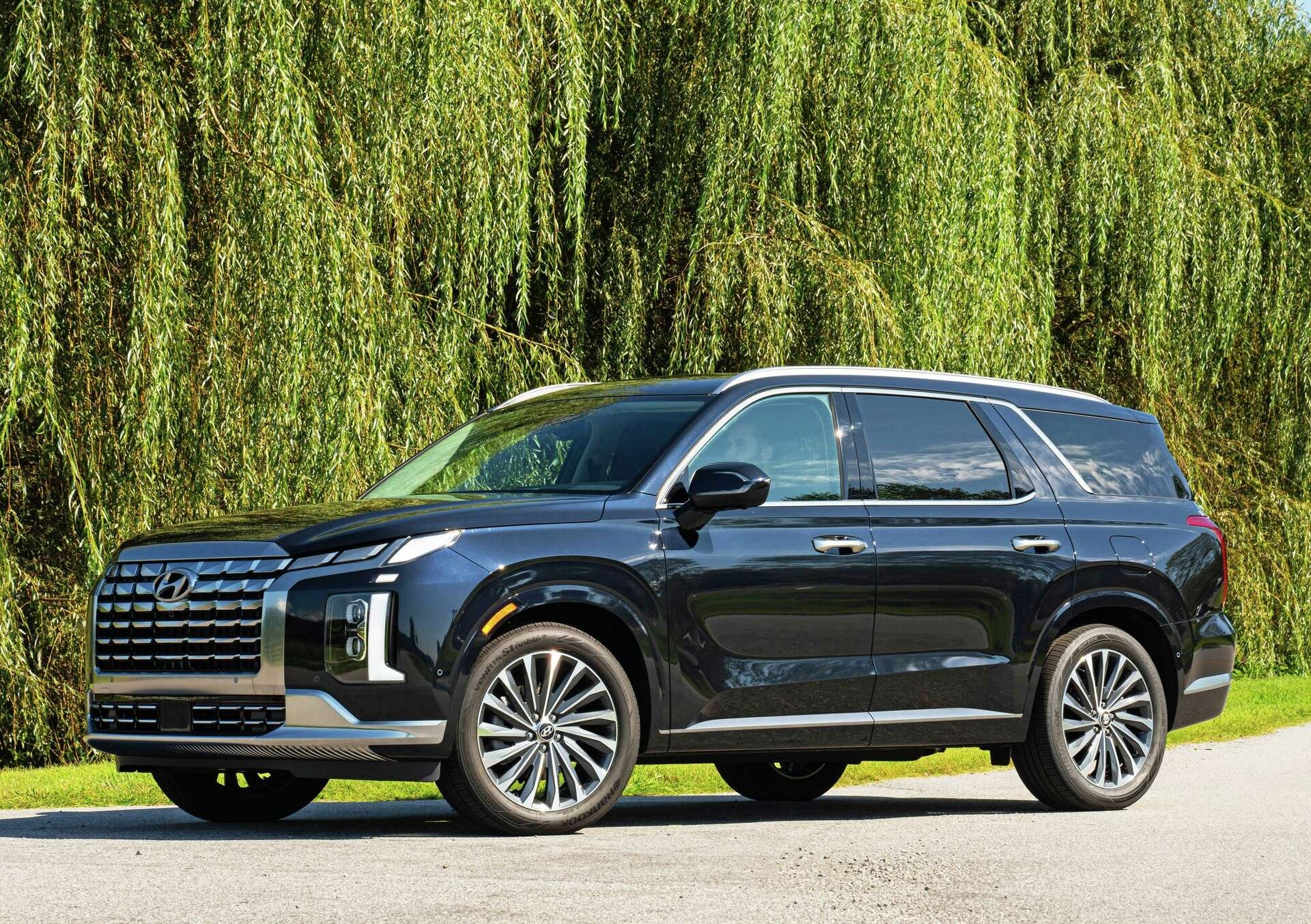 Hyundai s Full size Palisade SUV Has Room To Seat Up To Eight People