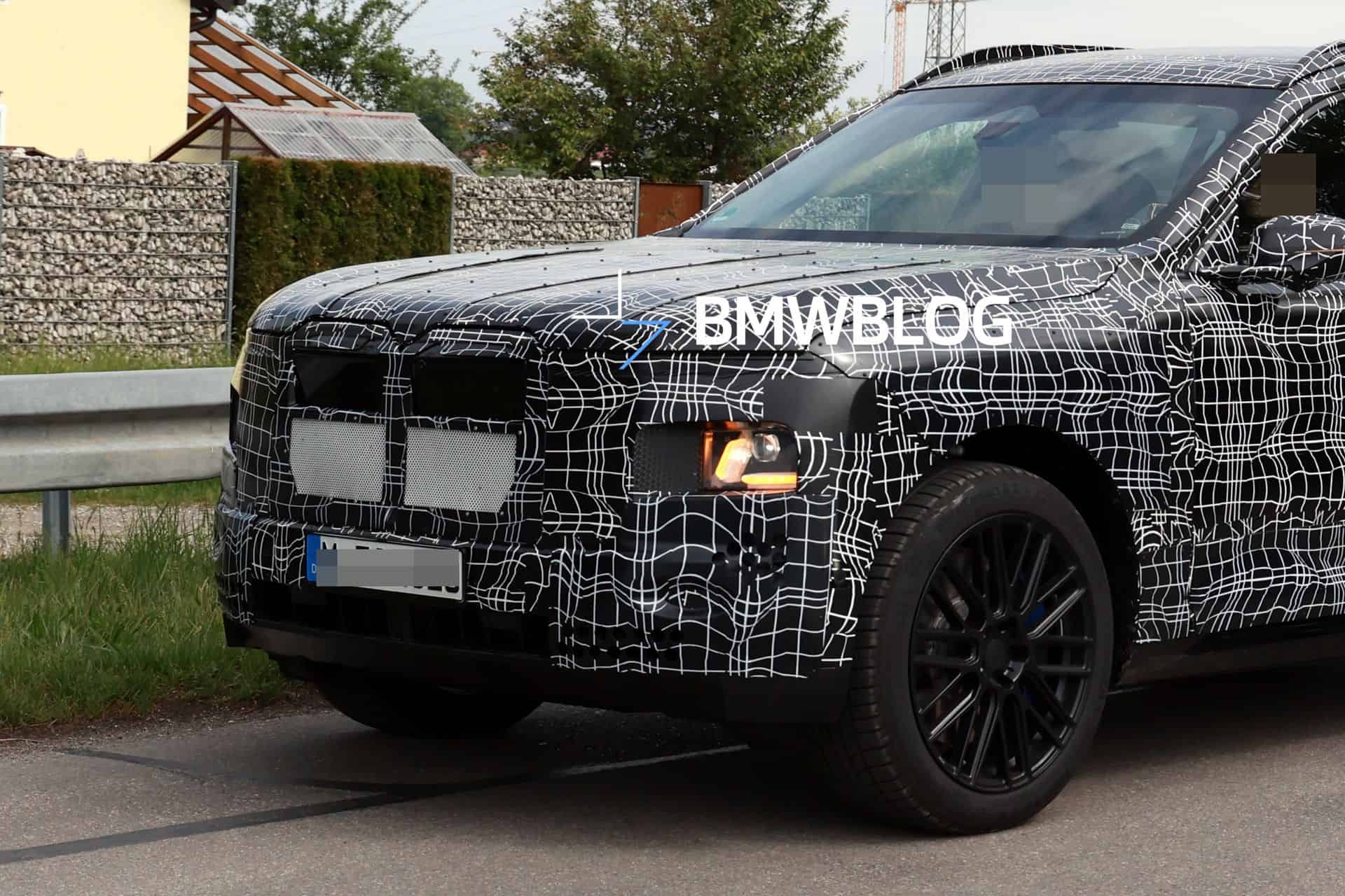 New BMW X7 Makes Spy Video Debut